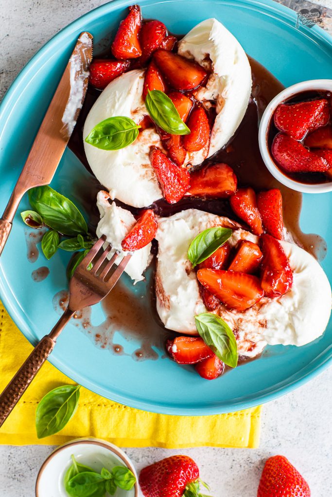 Burrata avec fraises au balsamique