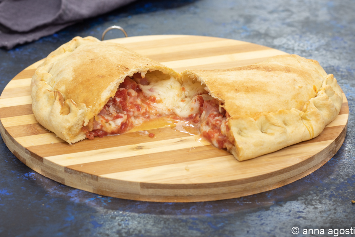 CALZONE AU FOUR JAMBON ET MOZZARELLA