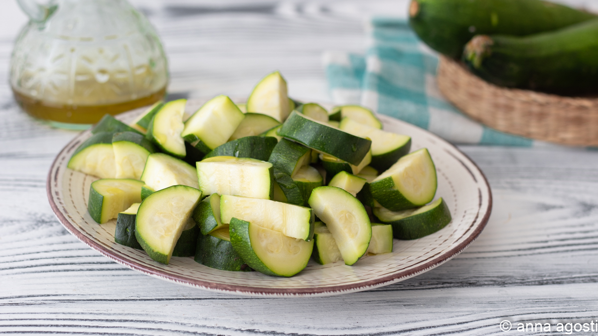 COMMENT CUIRE LES COURGETTES au micro-ondes