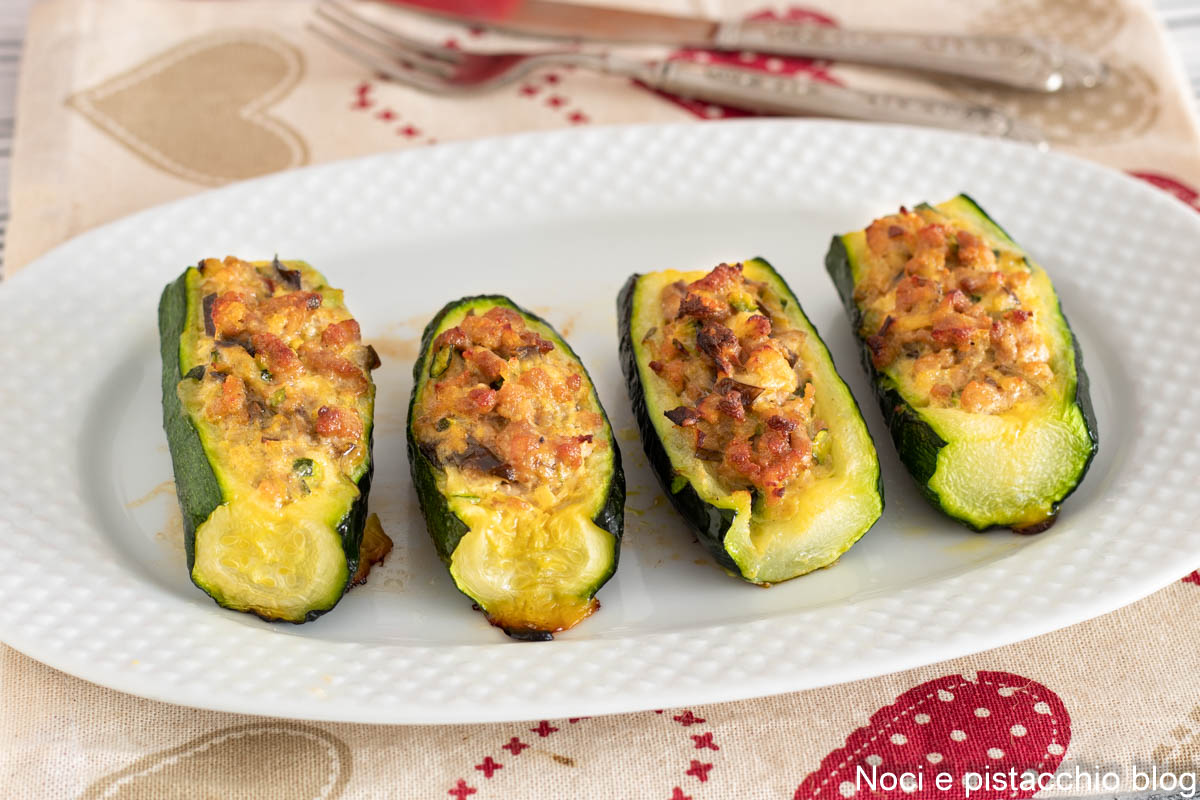 Courgettes farcies à la viande et au jambon