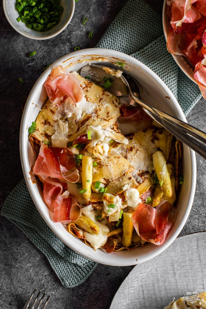 Crêpes avec Speck Alto Adige IGP et asperges