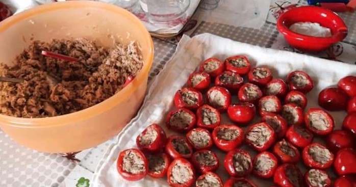 Piments piquants ou pappacelle farcis