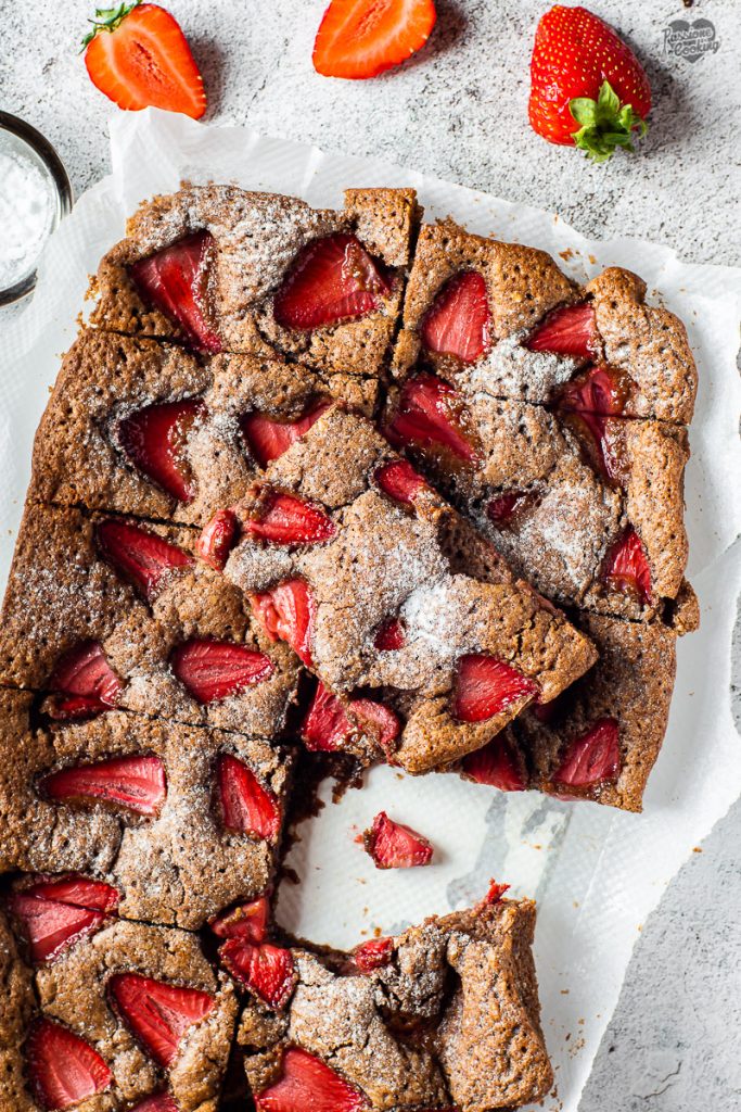 Gâteau aux fraises et chocolat au lait