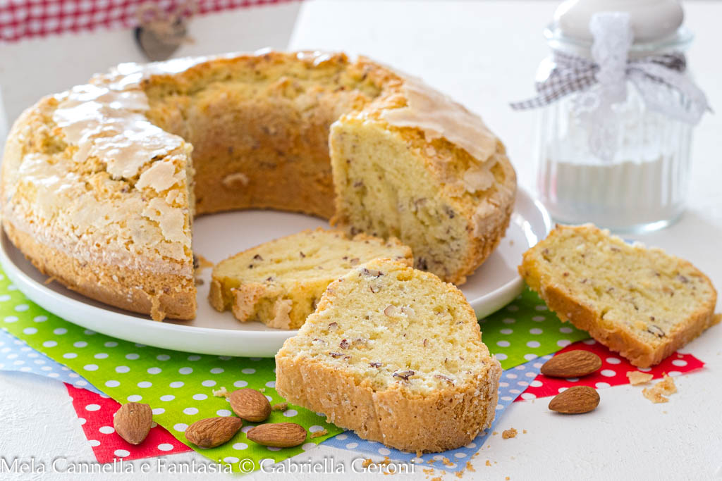 Gâteau aux amandes sans beurre ni lait très moelleux