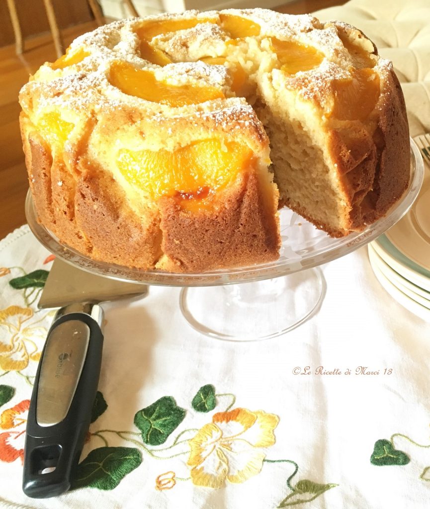 Gâteau aux pêches au sirop