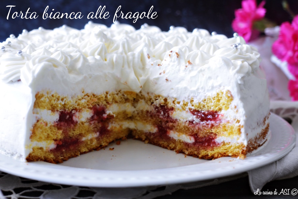 Gâteau blanc aux fraises