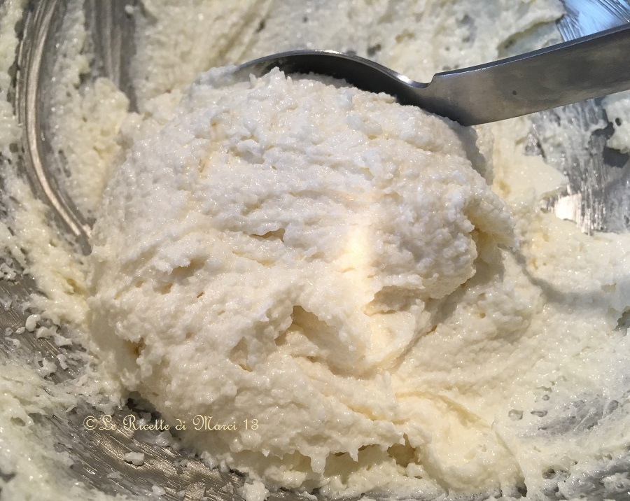 Gâteau des Roses avec glaçage royal crème de beurre