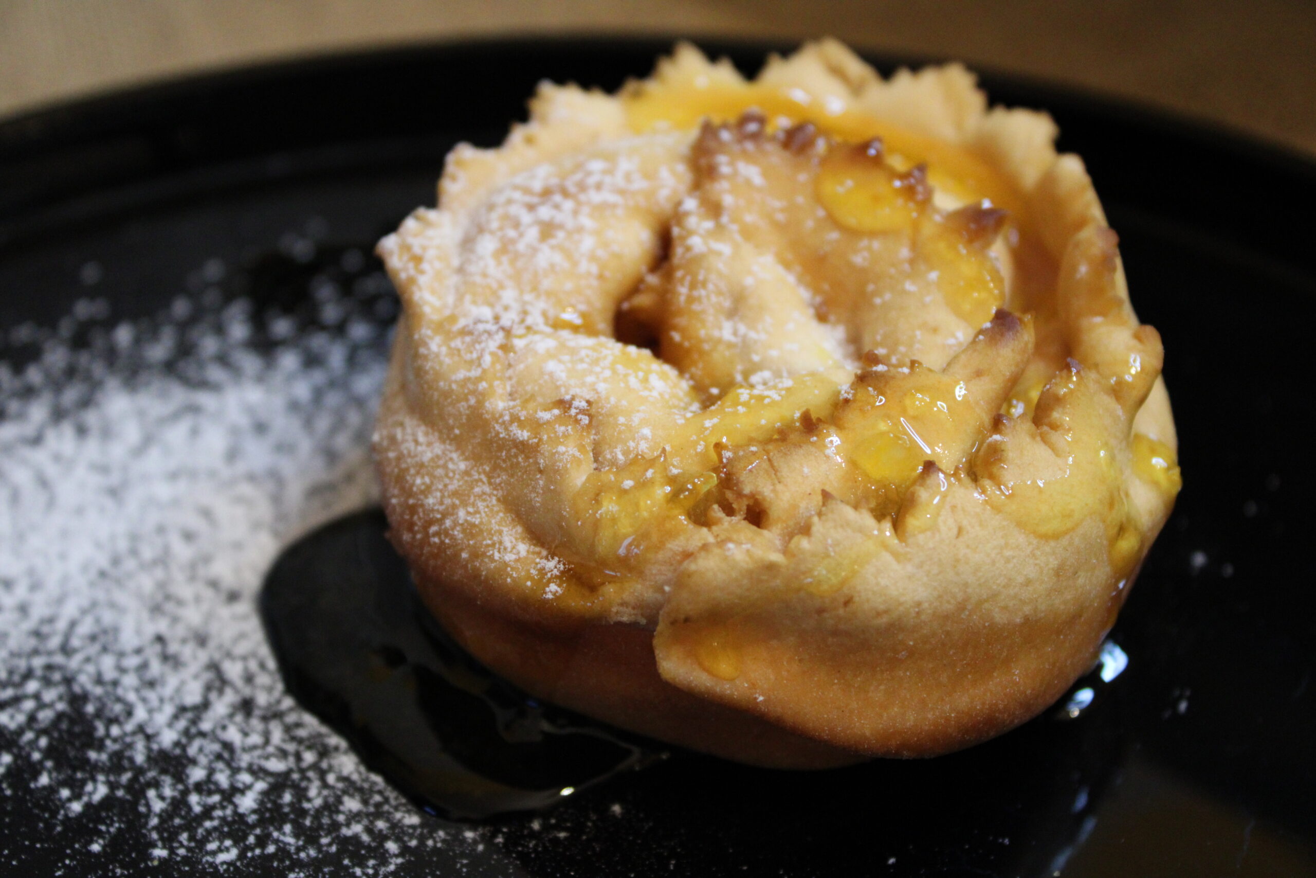 Raviolis frits fourrés à la crème douce