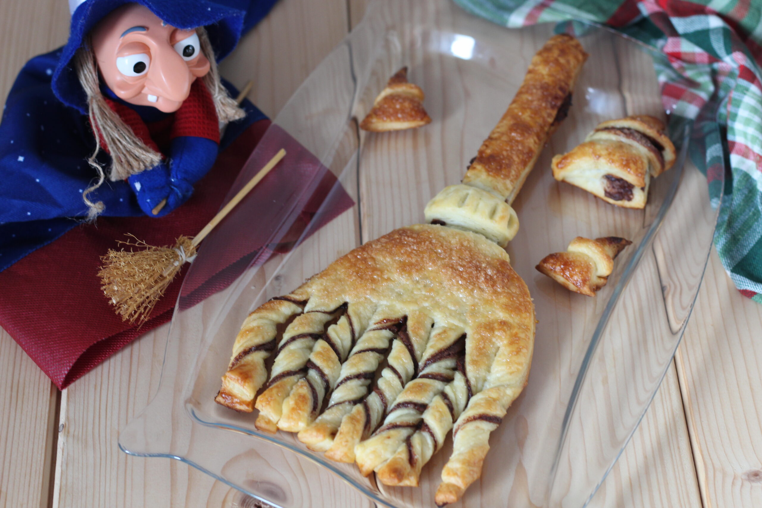 Balai de la Befana en pâte feuilletée avec Nutella