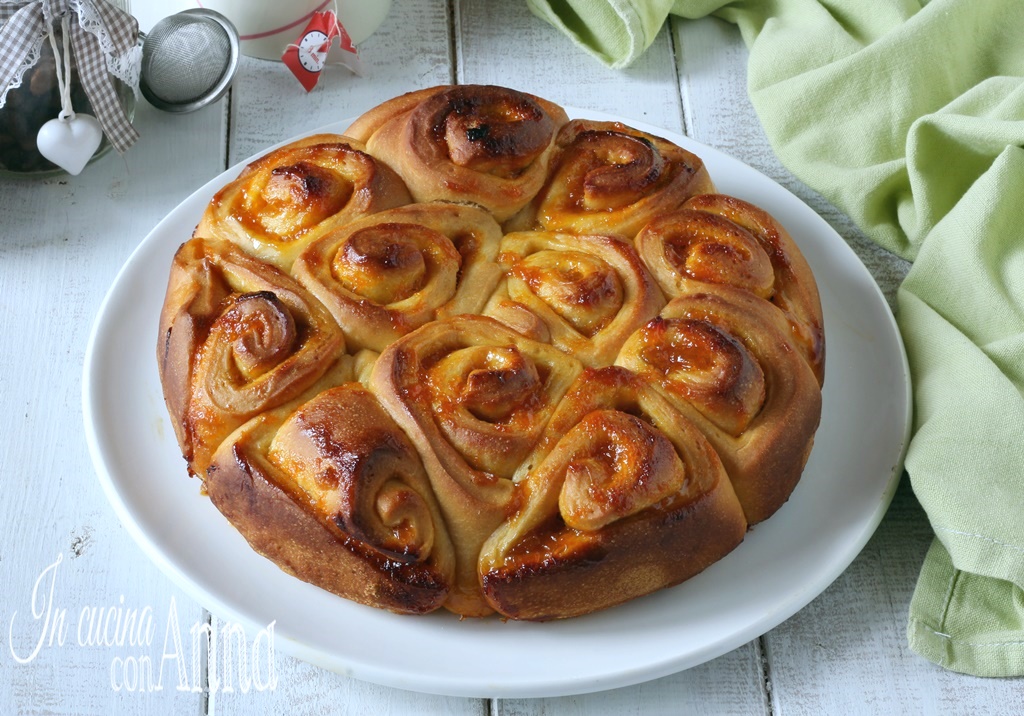 Gâteau de roses à la confiture