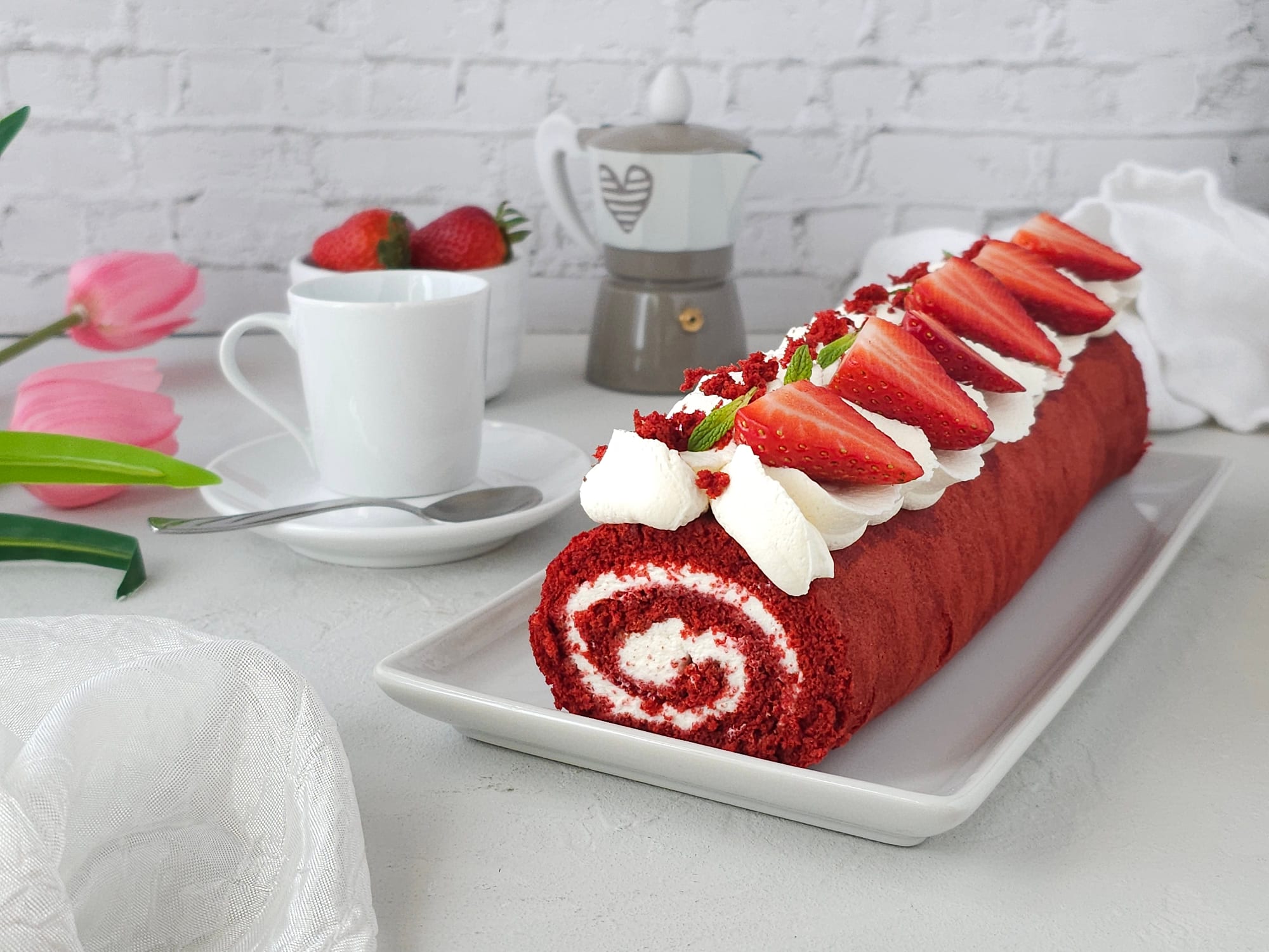 Rouleau red velvet