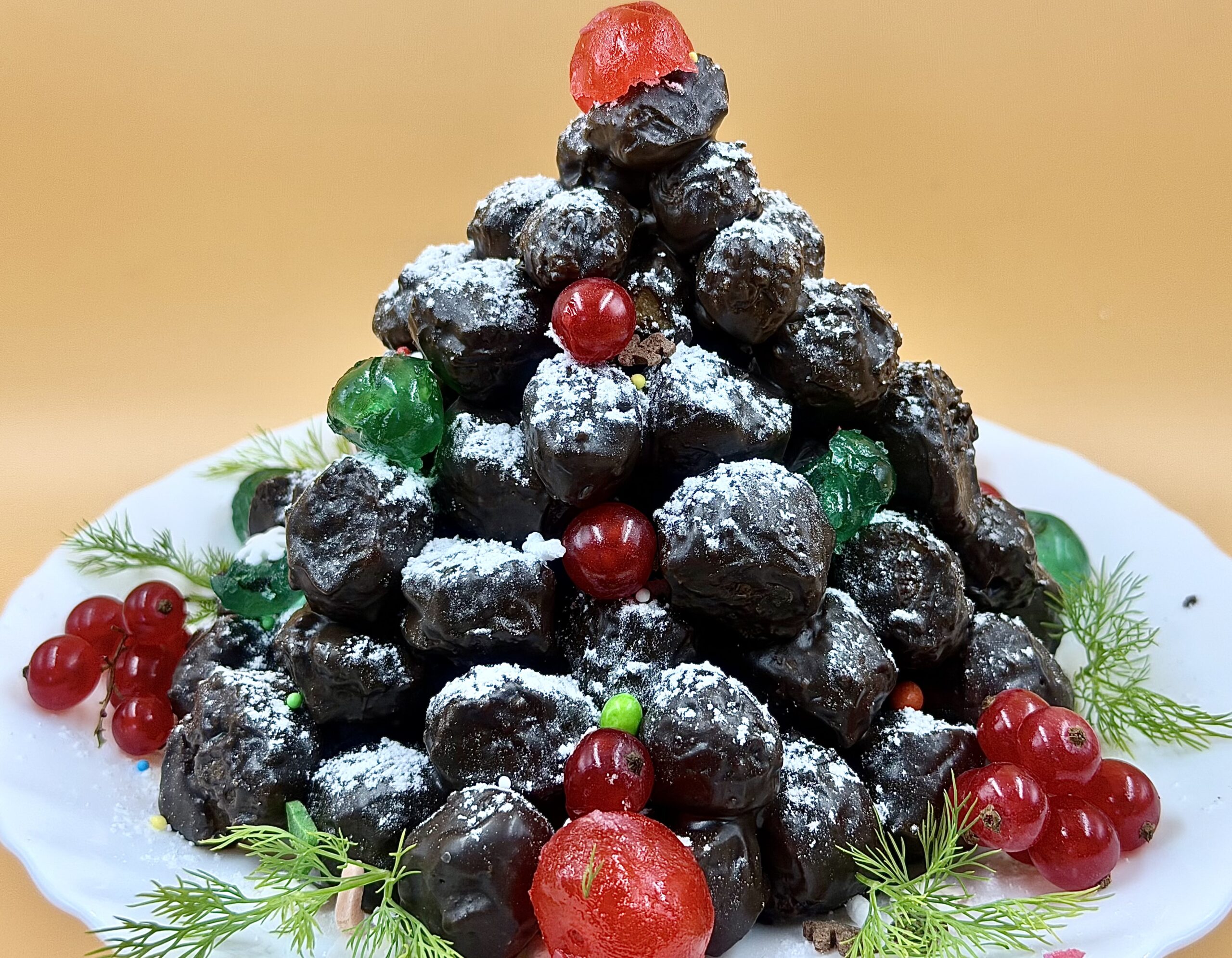 Arbre de Struffoli de Noël au Chocolat Sans Œufs