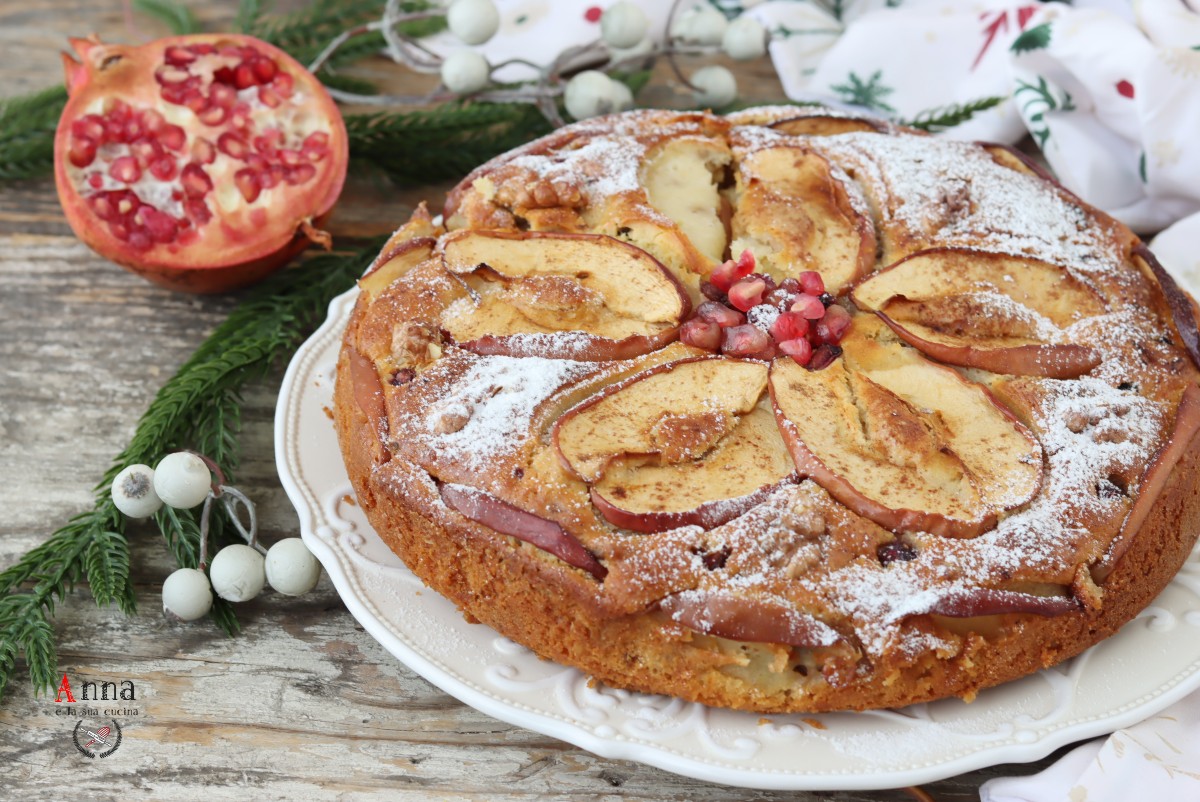 Gâteau aux pommes avec noix, raisins secs et grenade – Gâteau aux pommes de Noël