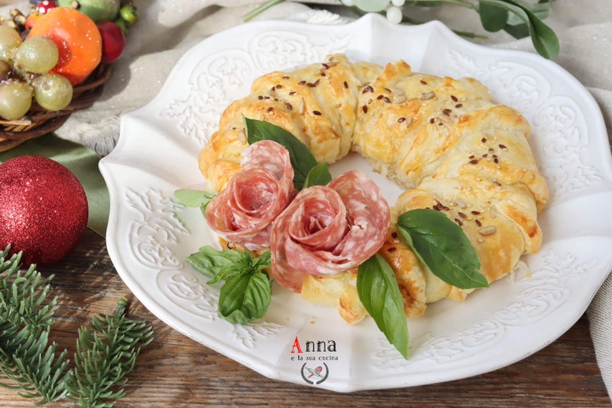 Couronne de pâte feuilletée aux charcuteries et fromages