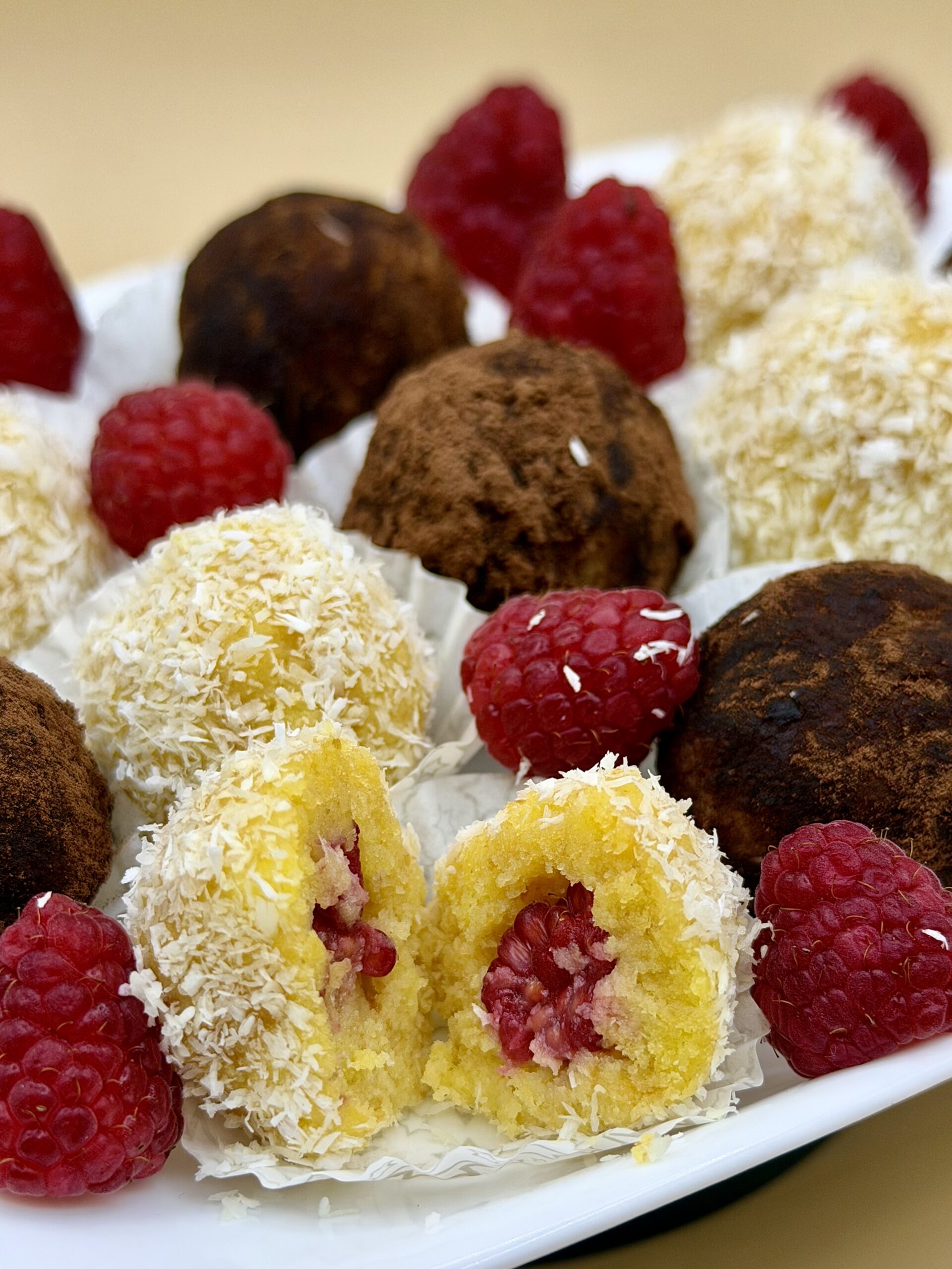 Truffes fourrées à la framboise ou au chocolat – petits gâteaux faciles et gourmands sans cuisson