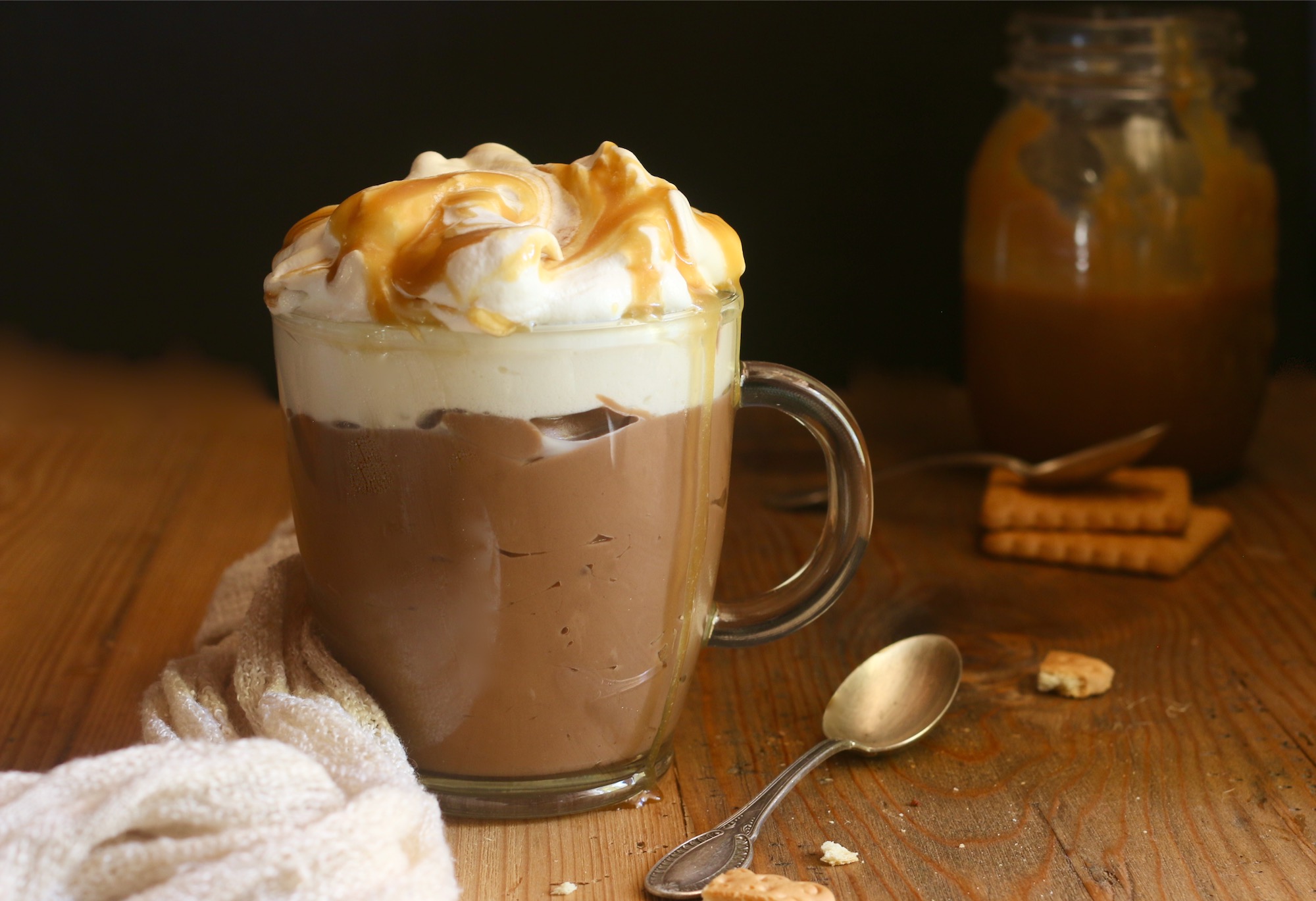 crème au gianduja avec chantilly et caramel au beurre salé
