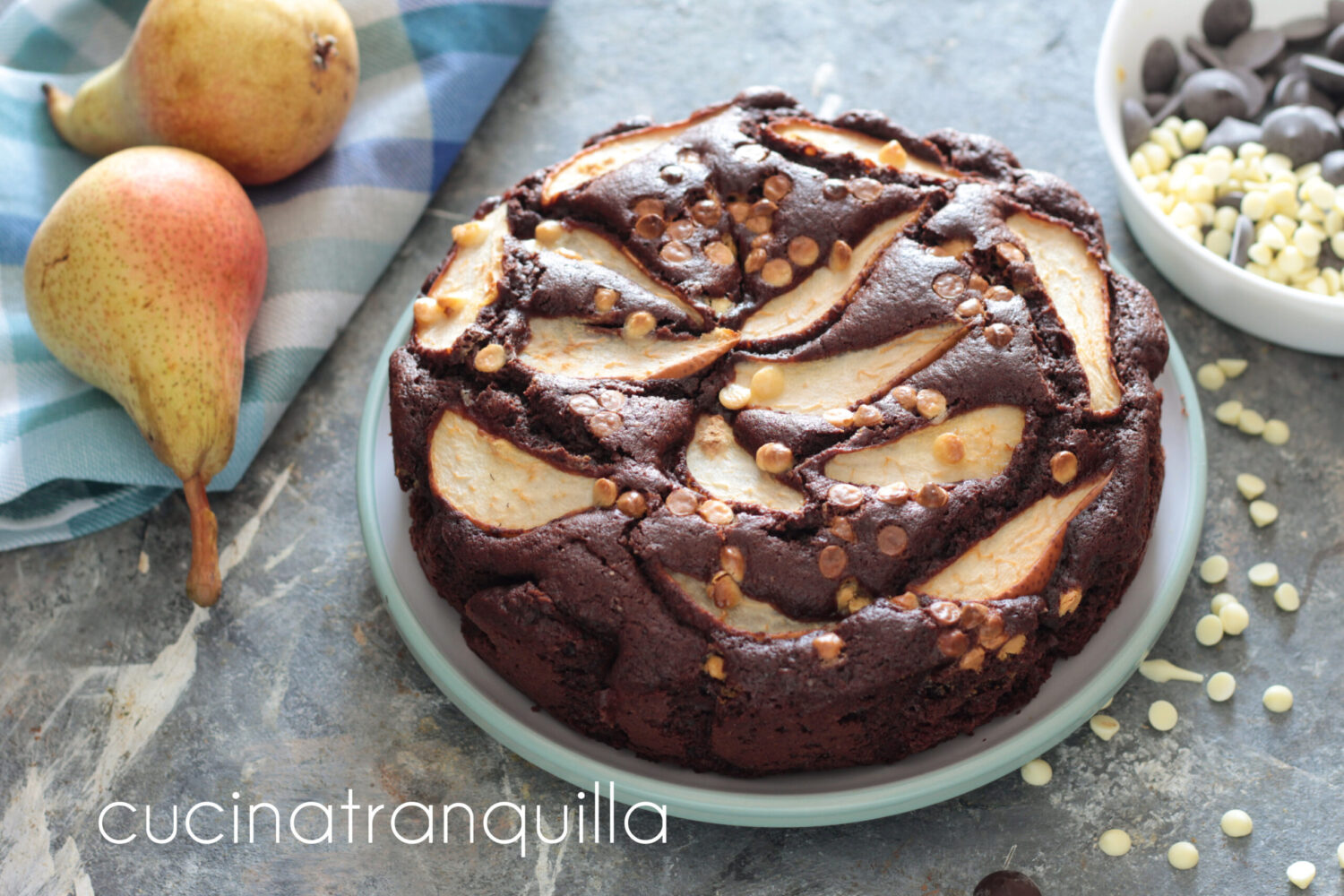 Gâteau poires et chocolat très moelleux sans lactose