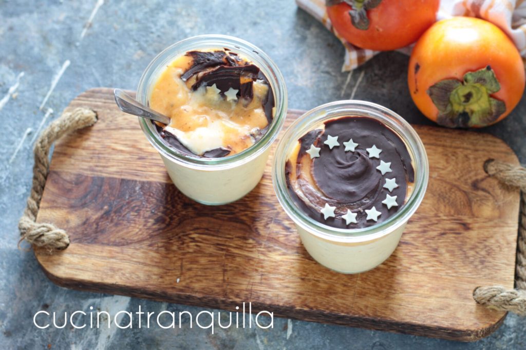 Crème de ricotta et kakis glacée au chocolat noir