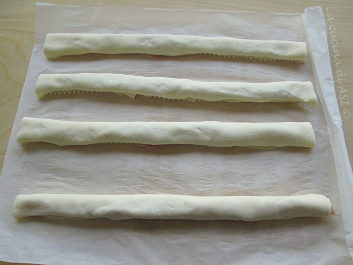 rouleau feuilleté garni