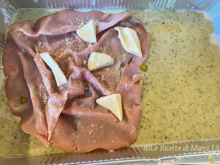 Lasagnes au pistache avec mortadelle et provola garniture