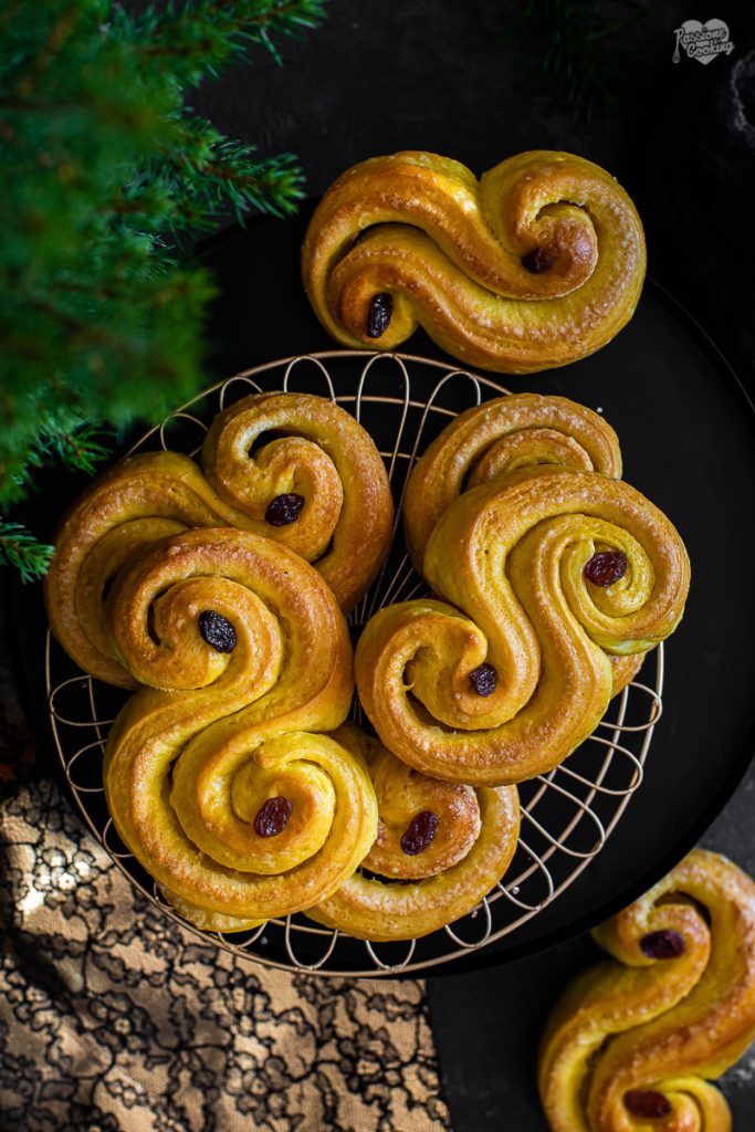 Lussekatter avec chocolat blanc