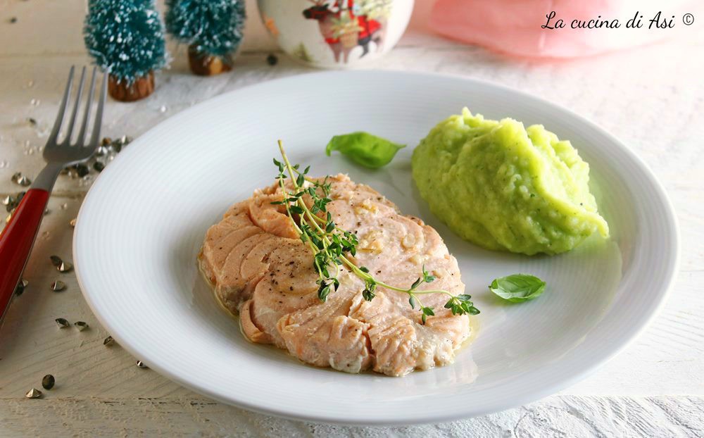 MÉDAILLONS DE SAUMON avec purée au basilic