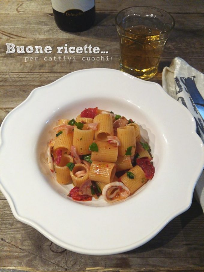 Mezzemaniche tomates cerises et calamars