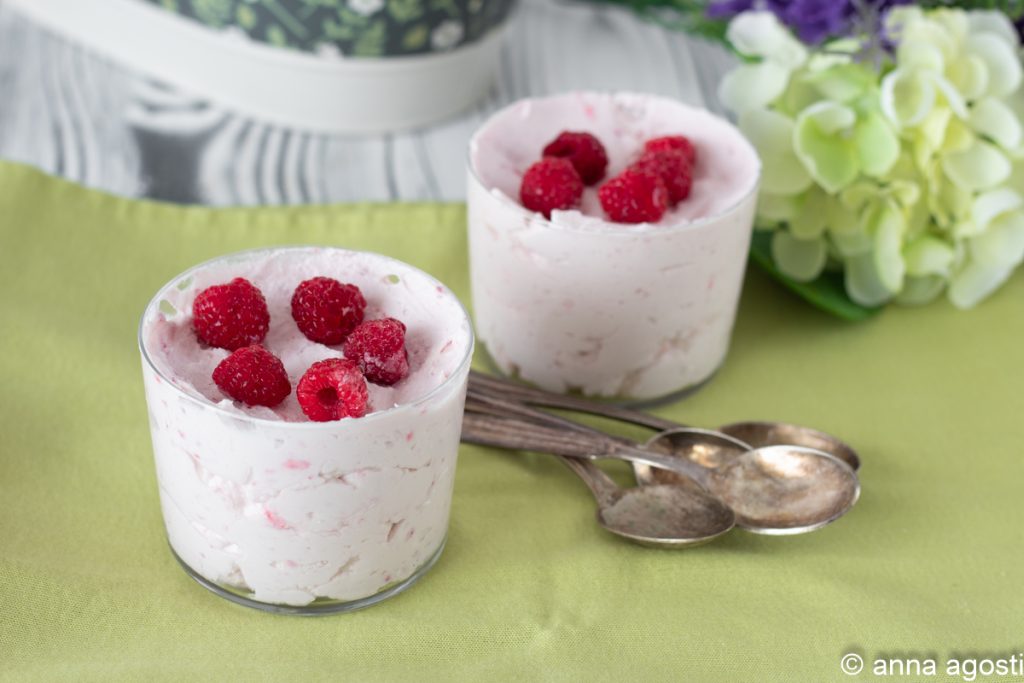 mousse panna aux framboises et ricotta