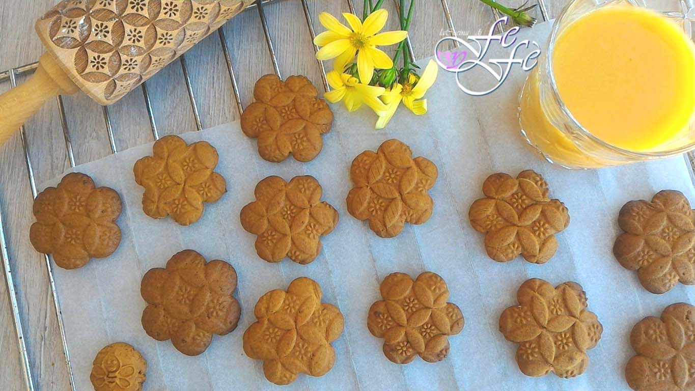 BISCUITS À LA CURCUMA, CANNELLE ET GINGEMBRE