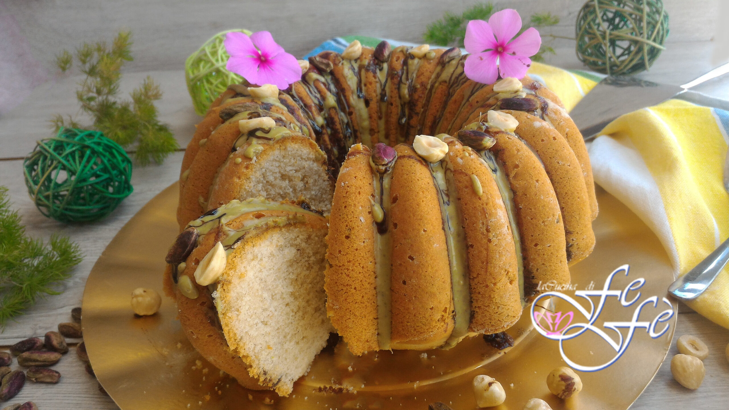 BUNDTCAKE AUX NOISETTES ET PISTACHES (Recette sans gluten)