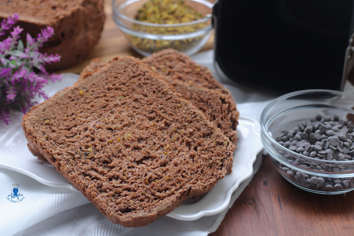 Pain brioché au chocolat et pistache à la machine à pain, recette sans beurre