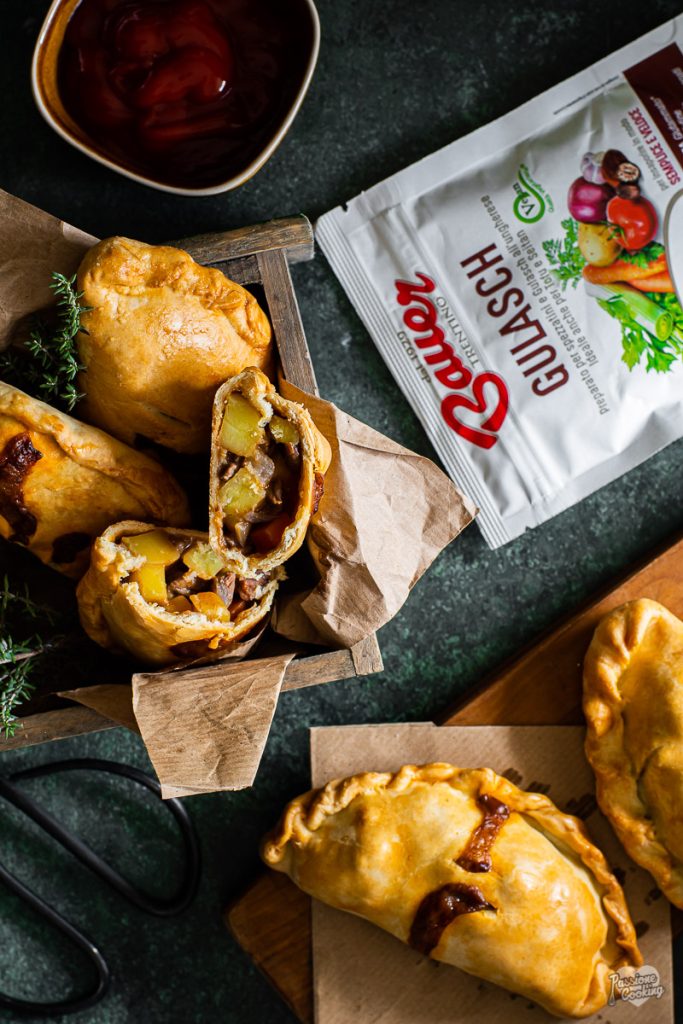 Roulé fourré aux pommes épicées