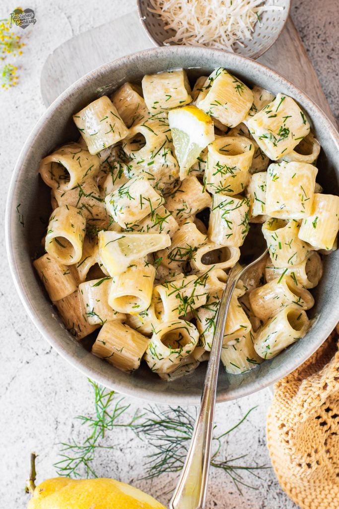 Pâtes à l'aneth et parmesan