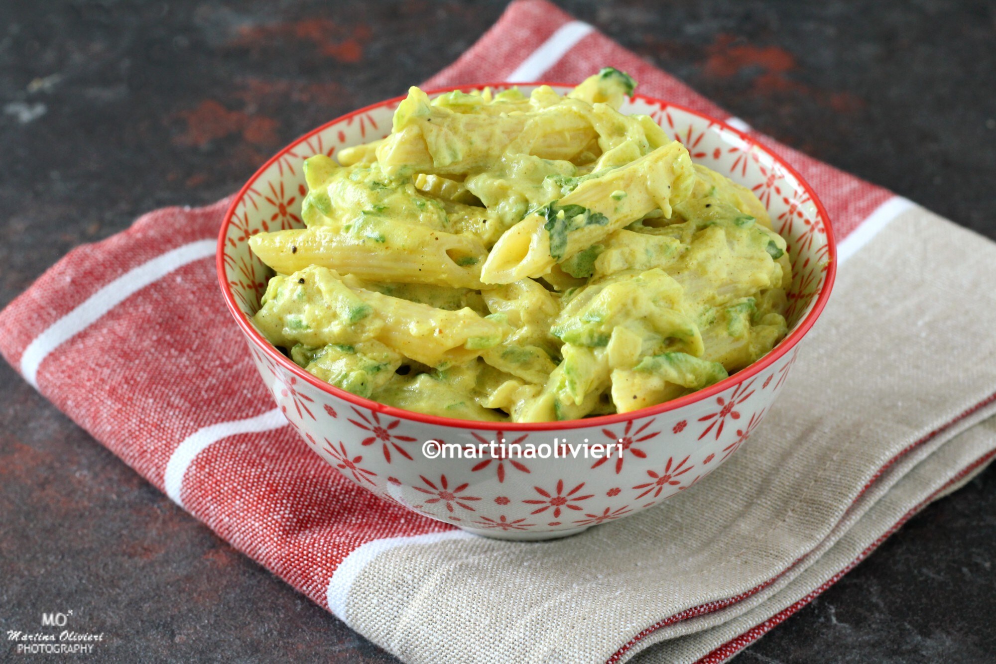 Pâtes au curry et courgettes