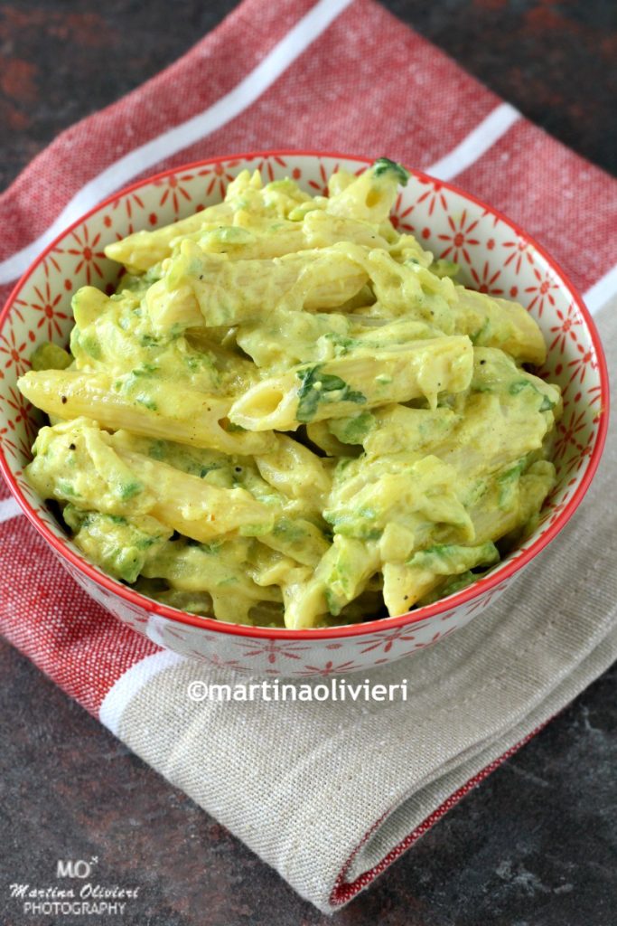 Pâtes au curry et courgettes