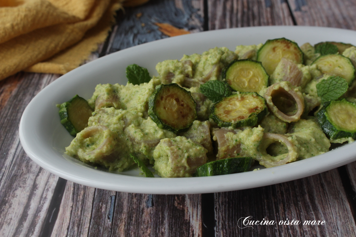 Pâtes à la crème de pois chiches et courgettes