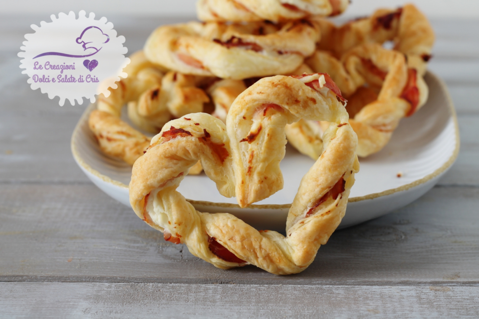 Cœurs de pâte feuilletée salés