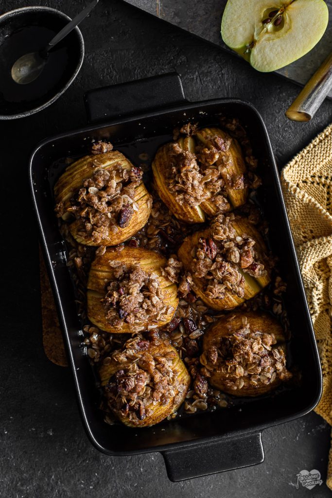 Pommes Hasselback avec des noix