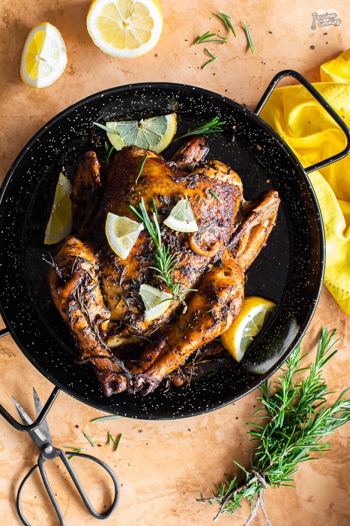 Poulet rôti au four avec romarin et citron