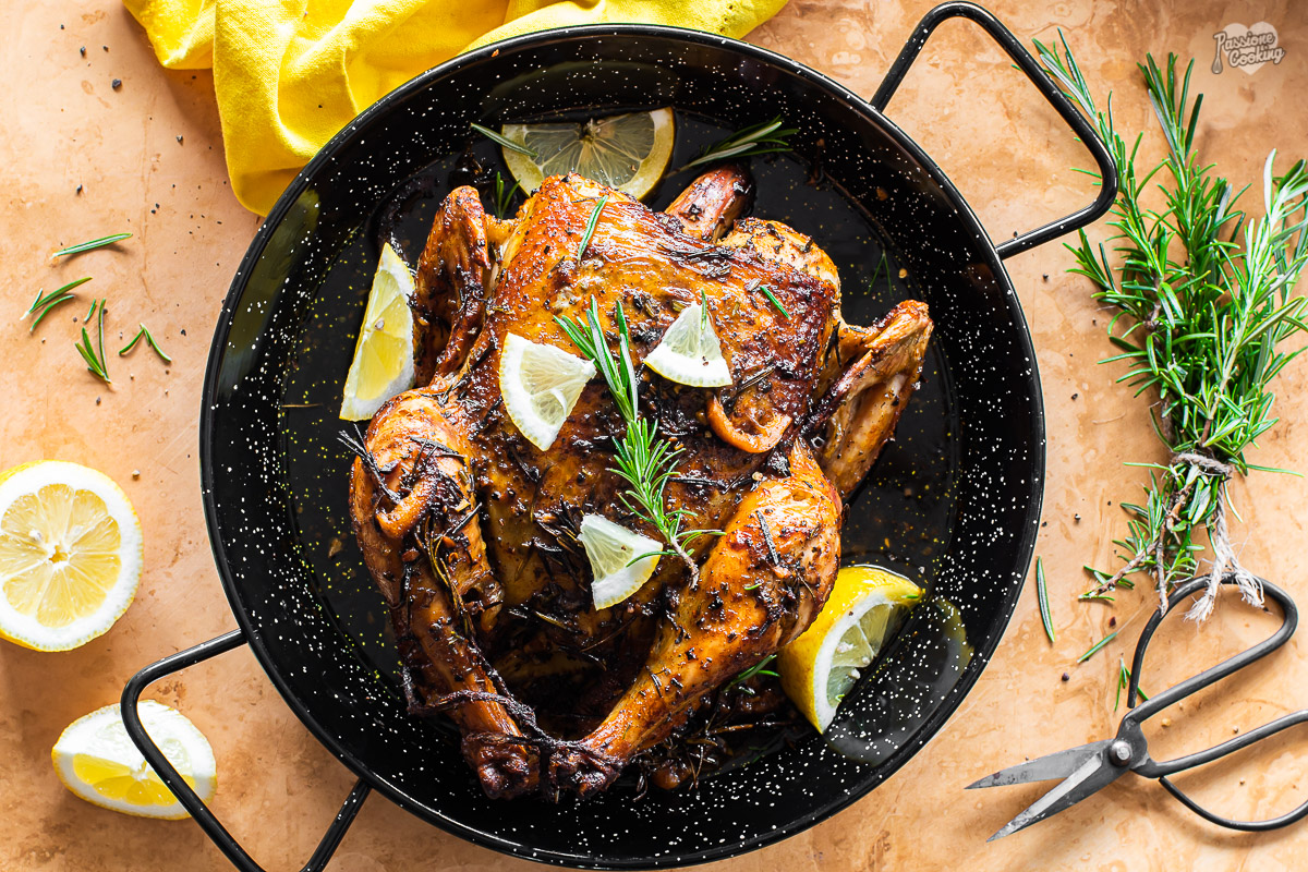 Poulet rôti au four avec romarin et citron