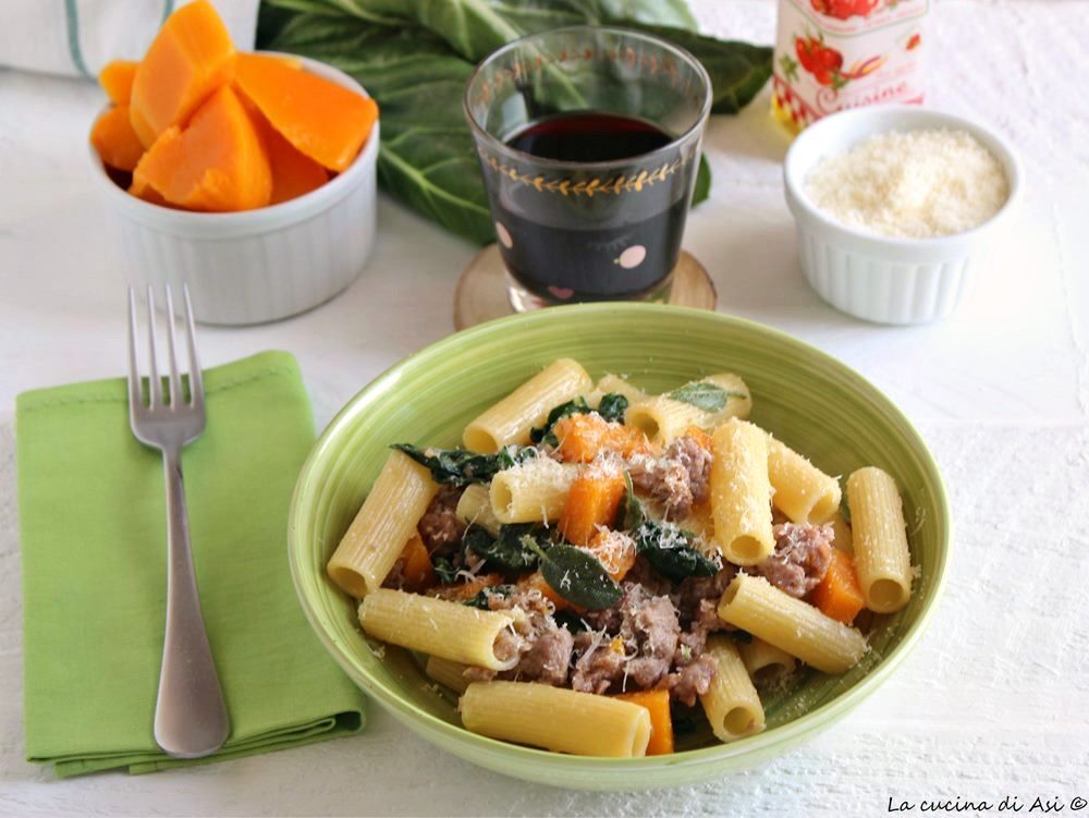 Rigatoni avec potiron, blettes et saucisse