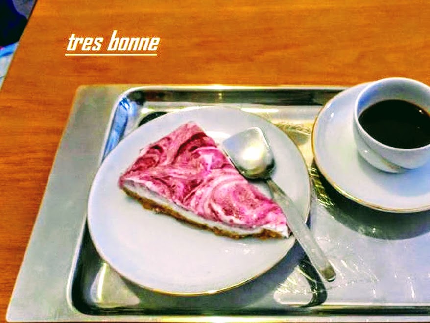 Cheesecake au yaourt et fruits rouges marbrée