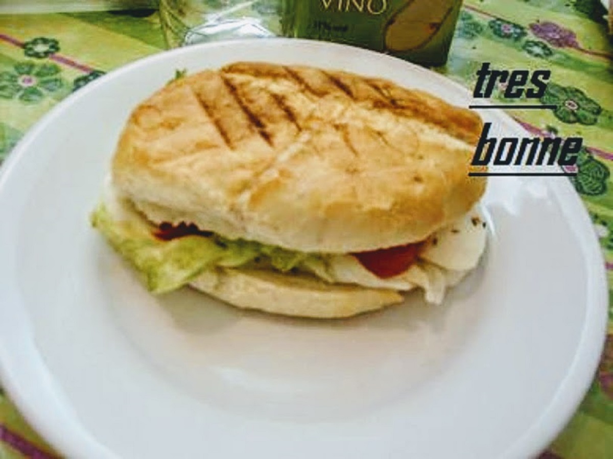Sandwich gourmand tomate et mozzarella
