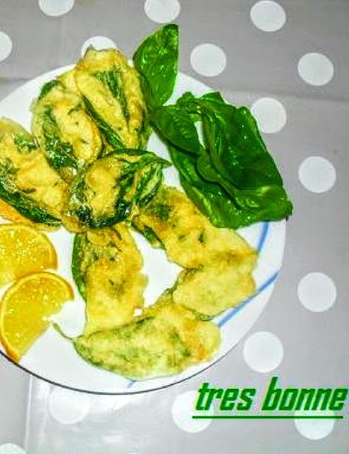 Feuilles de basilic fraîches