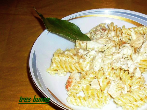 Pâtes à la crème et au poulet