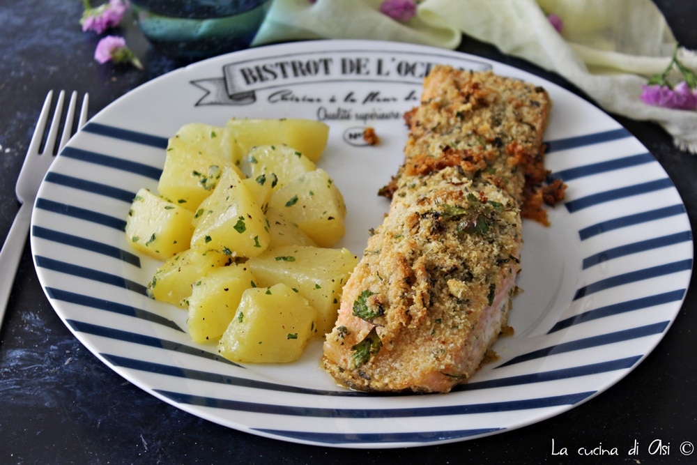 Saumon rôti pané aux herbes