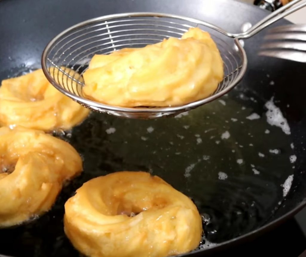 Zeppoles de S. Joseph frites et au four