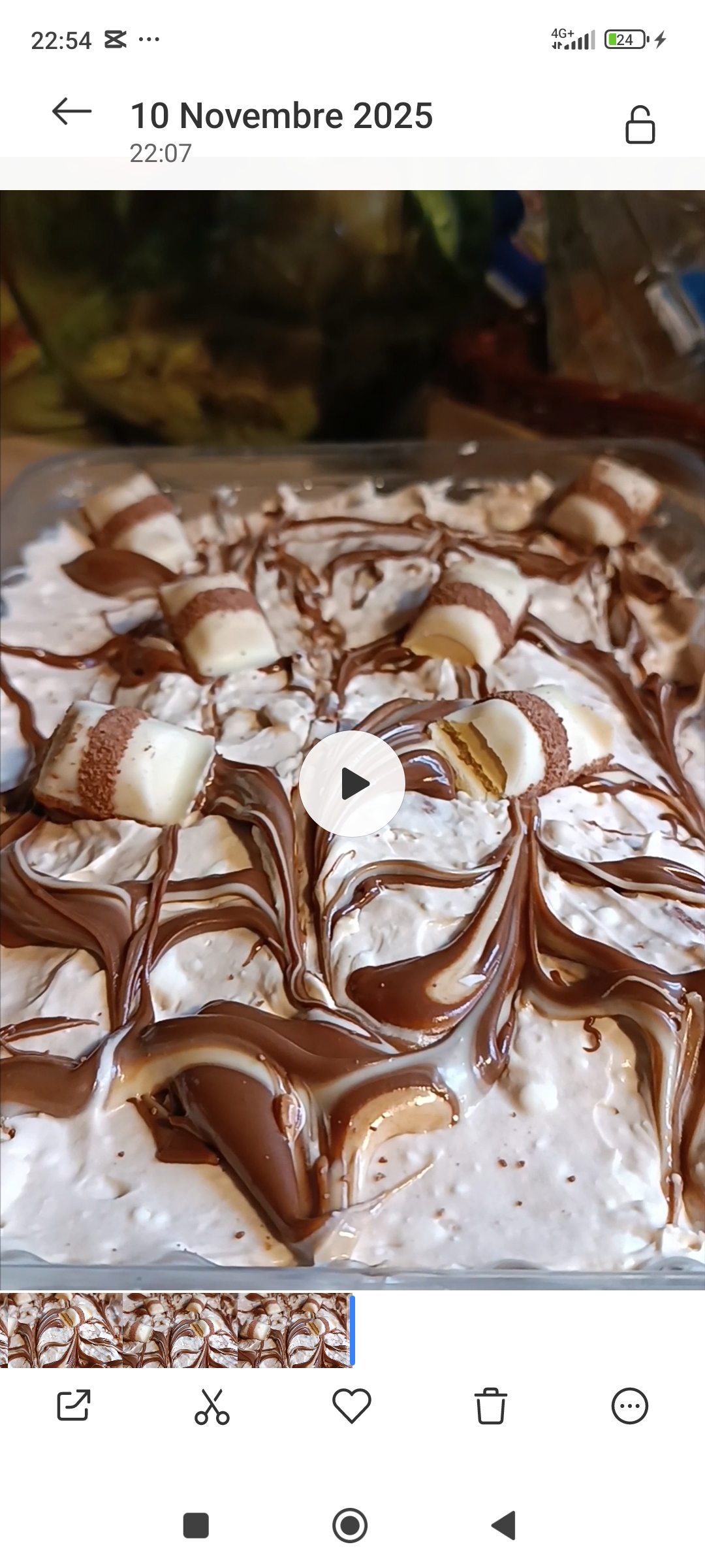 Tiramisù au Kinder Bueno recette sans œufs