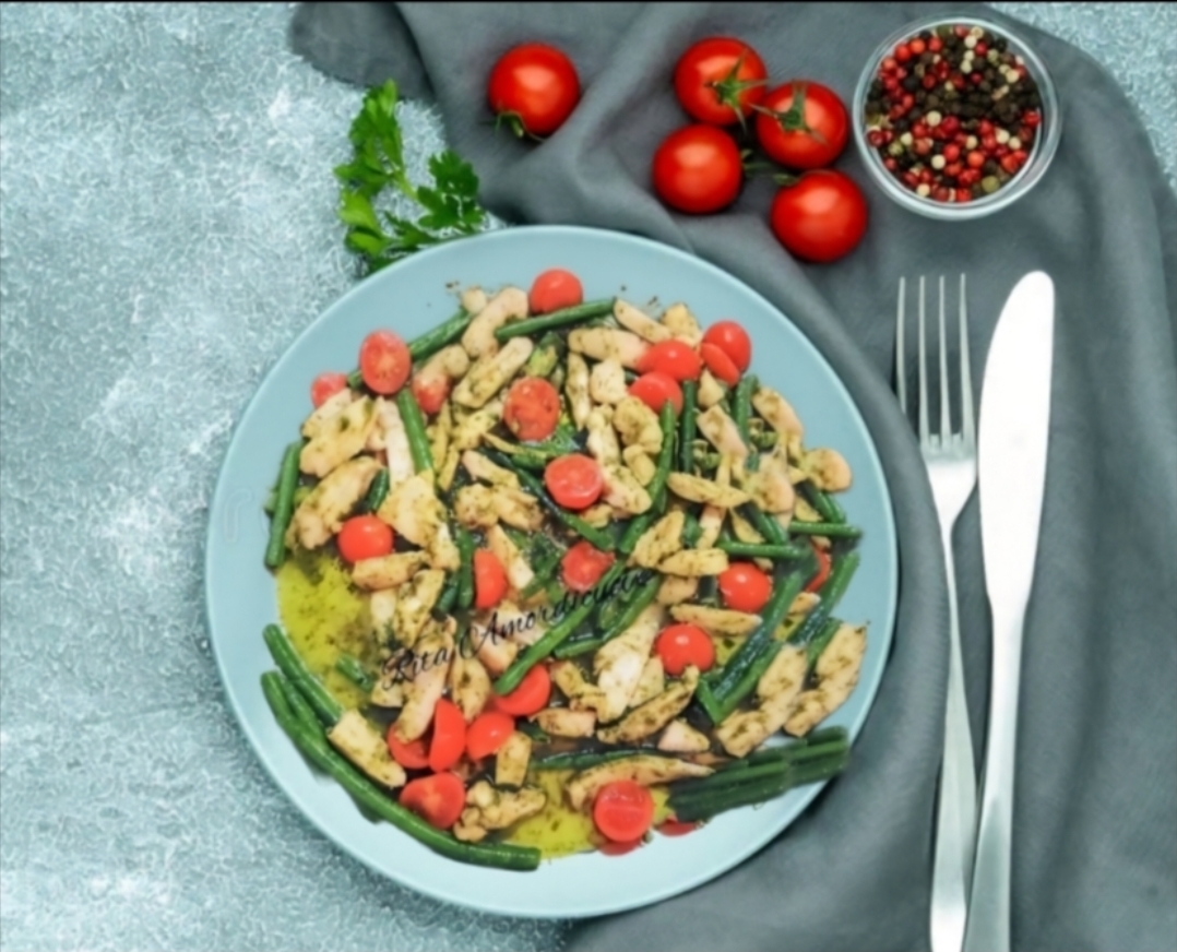 Salade froide de poulet au pesto