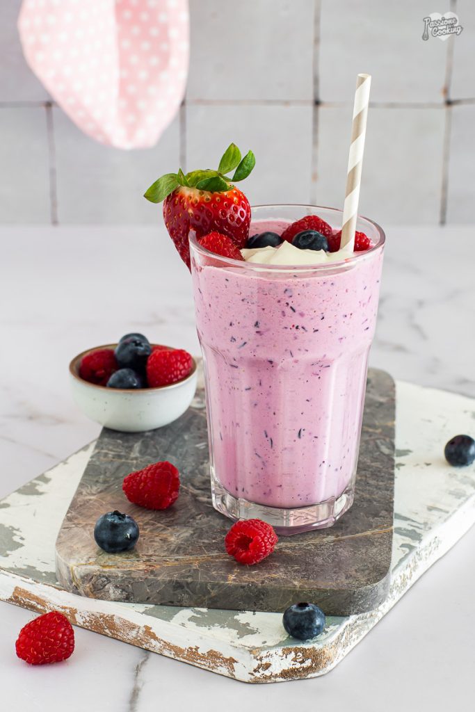 Smoothie protéiné au yaourt et myrtilles